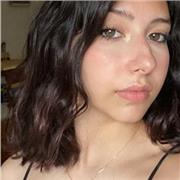 Estudiante imparte clases de inglés